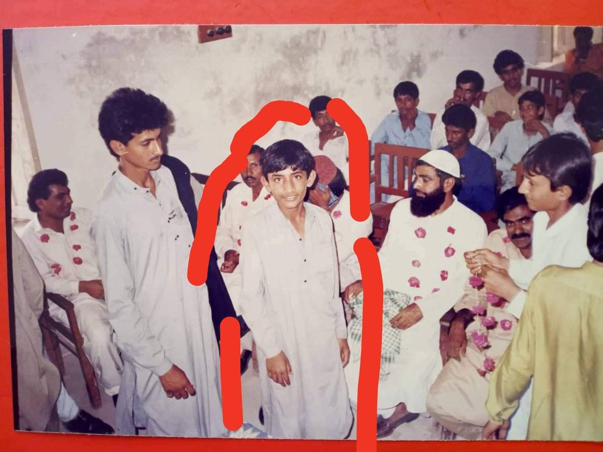 zulfiqarmuree's tweet photo. Hikkro munhjo nandhpunrr ho, kedo sunndar Jeevan ho!!
#1994
#Grade09
#Childhood
#Oldmemories
@hsnm555 https://t.co/yuJg8P1a7i https://t.co/wmtLPx2Oqs