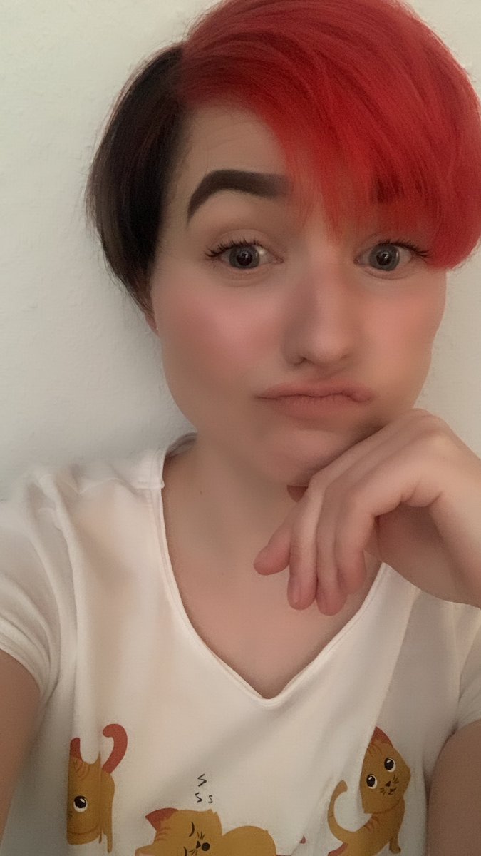Mona_Controlla_'s tweet photo. Uh my mom will hate me for what i did with my blond hair🤣 looks like2different persons ups🤣 i fukn love it, je why not hm? @markiplier  #redhair #markiplier #new https://t.co/ujxAIE9RLq