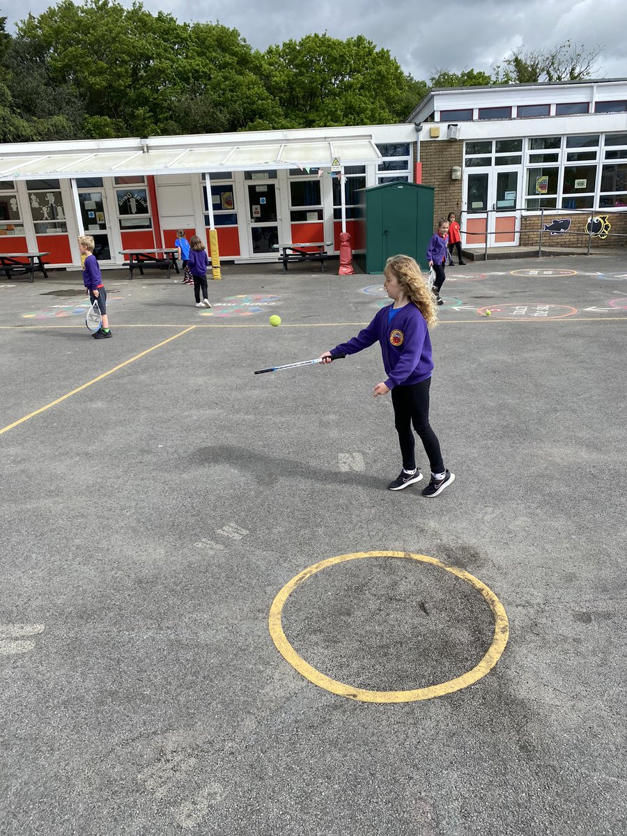 BryncochCiW's tweet photo. Dosbarth Buttercup have been enjoying this weekโs PE lesson learning and improving their tennis skills with some great activities and fun ! #fitandactive #healthyandconfident @BryncochCiW https://t.co/weWxSJWgVa