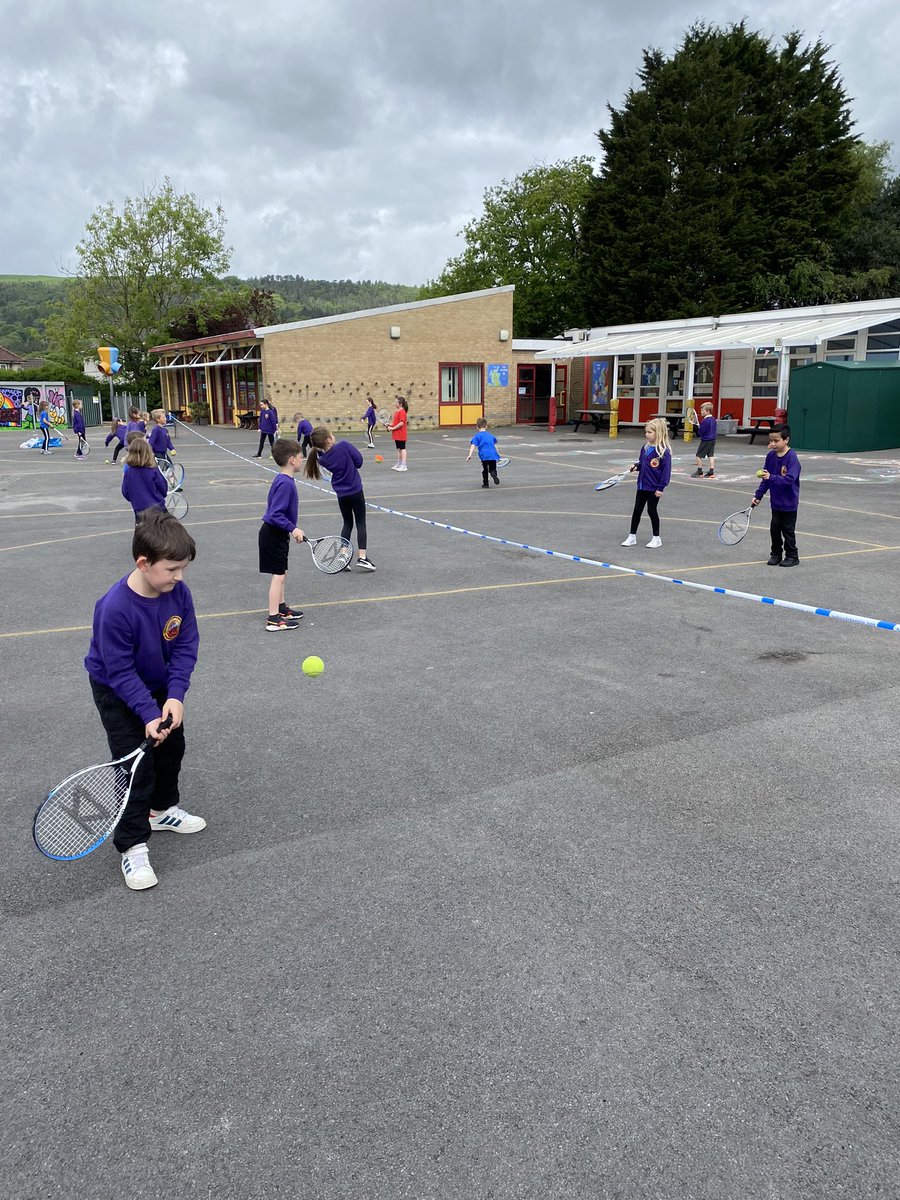 BryncochCiW's tweet photo. Dosbarth Buttercup have been enjoying this weekโs PE lesson learning and improving their tennis skills with some great activities and fun ! #fitandactive #healthyandconfident @BryncochCiW https://t.co/weWxSJWgVa
