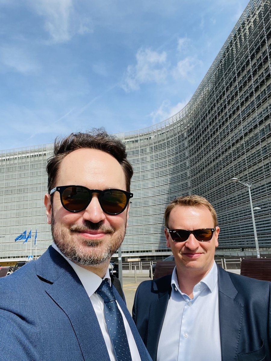 tonijaa_'s tweet photo. EU vaikuttamista livenä mestoilla avec @SimoHiilamo. Agendalla verotus ja tullit. @kauppafi #vatinthedigitalage #futureofcustoms https://t.co/iKhr3HK7mJ