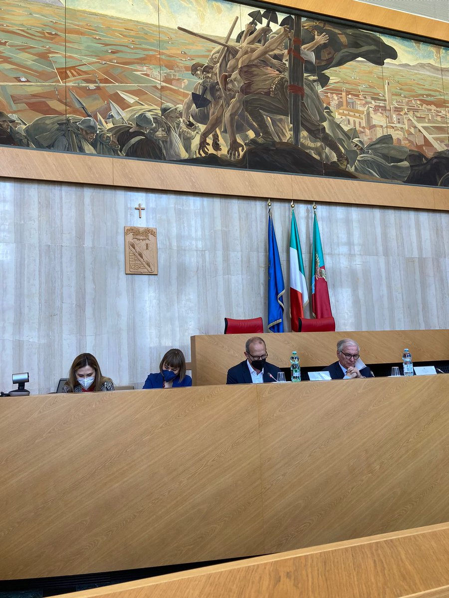 Cisl_Lazio's tweet photo. Convocazione Regione Lazio seduta straordinaria del Tavolo salute e sicurezza sul lavoro presso la Prefettura di #Latina, sala Cambellotti.
Rimettiamo al centro la #sicurezza 
Partecipa la Segretaria Regionale Maria Veltri https://t.co/CvBihipVcO