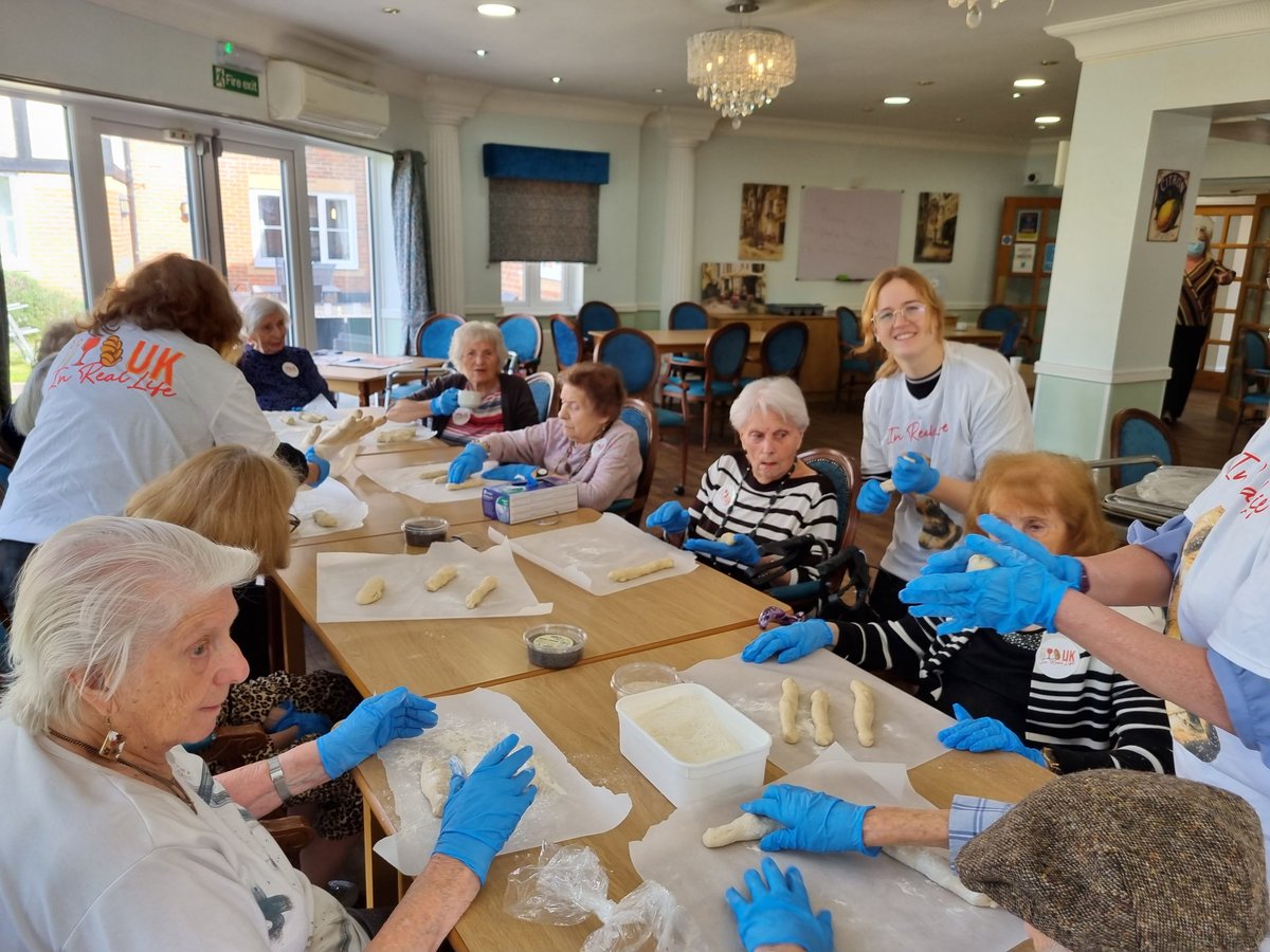 Yitzchak Schochet tweet media