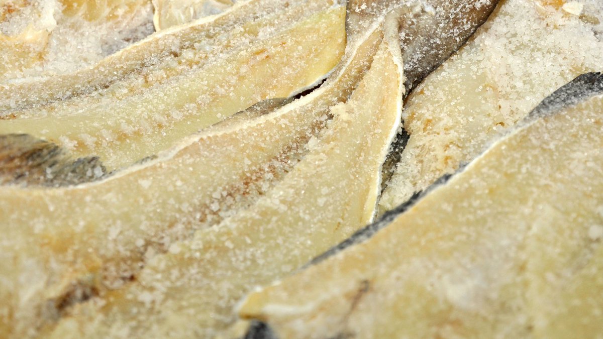 LazirLaz's tweet photo. Did you know that our salt cod curing process is done by hand and takes six to eight weeks? #saltcod #shetlandfoodanddrink https://t.co/lsrLnZRtyd
