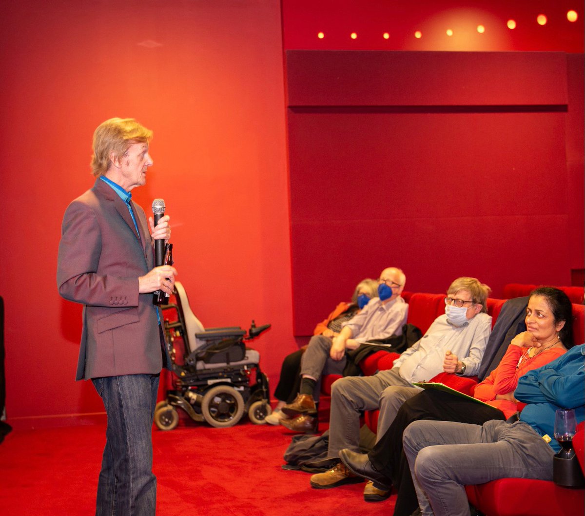 WFCscreenings's tweet photo. Many thx to @thefarm_carl for a fab Q&A after our screening @CurzonWimbledon of @Sometimesmovie: a huge hit with our audience! Thx also to talented @edgehillice students for the fab short THE FERRYMAN shown before the main feature #supportbritishfilm https://t.co/U1lve96Q7t