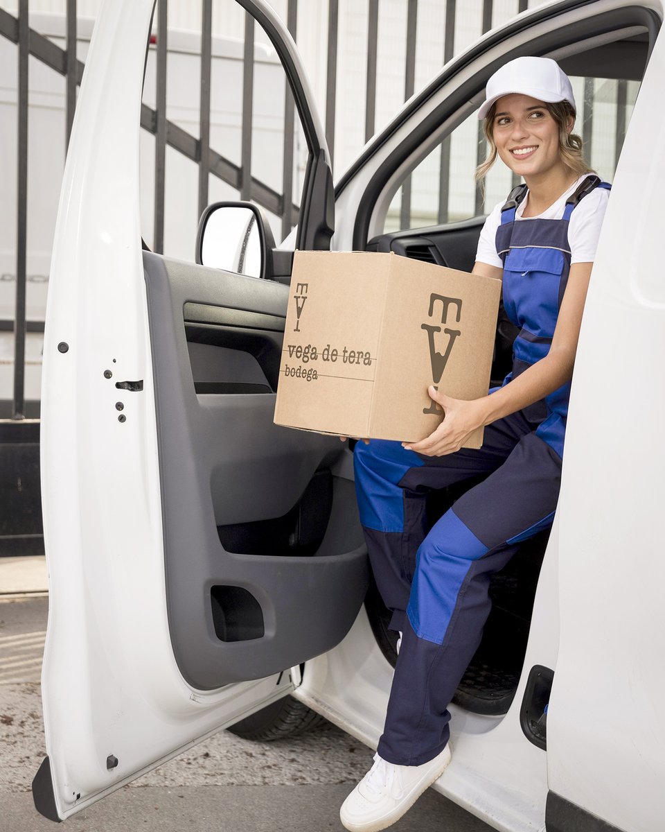 Haz tu pedido online en bodegasvegadetera.com/shop/ y recibe tus botellas de Vega de Tera EN LA PUERTA DE TU CASA 🏠, en un plazo de 2/3 DÍAS 🚚y con ENVÍO GRATUITO 📦pidiendo 3 o más botellas (coste de envío de 2€ pidiendo menos de 3 unidades).