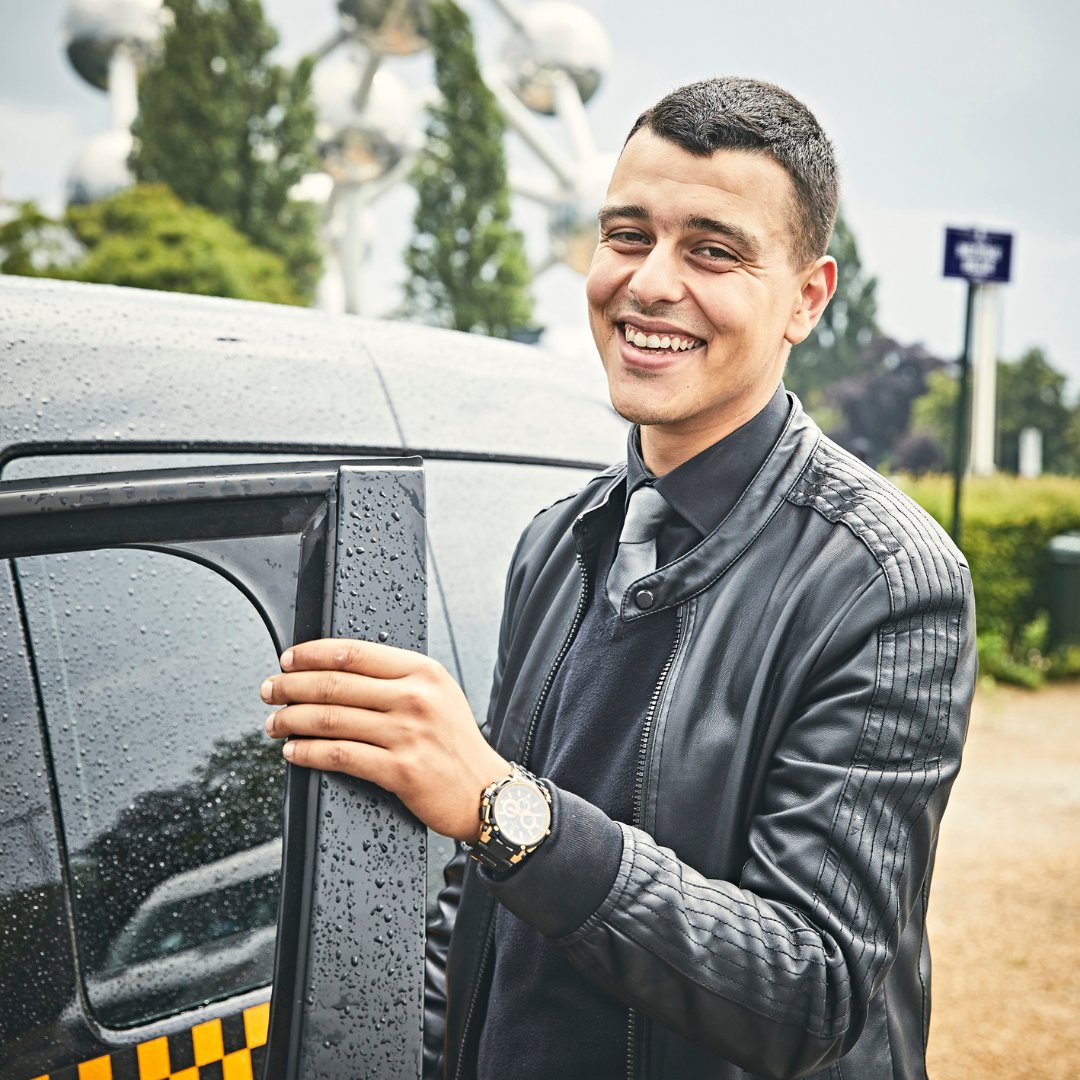 Ce qui passionne nos chauffeurs dans leur métier, c’est de VOUS rencontrer ! Sans oublier l’autonomie, un avantage unique selon eux ! Pas de routine, aucune journée ne se ressemble. Envie de devenir l’ambassadeur de votre ville ? ça vous parle ? Contactez-nous à Info@taxis.be