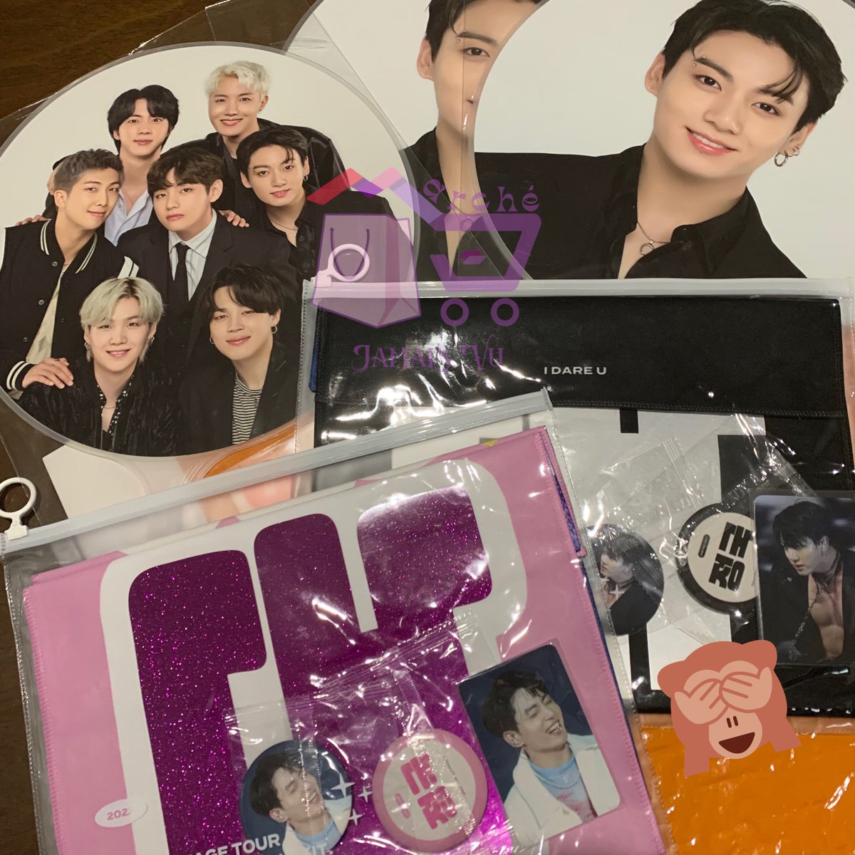 merchdropbam's tweet photo. PTD Seoul Image Pickets and @IDAREU_JK Cheering Kits have are here!!! THOSE ABS. 🙊🙈 #marchéupdates @marcheupdates https://t.co/jZkfKjltTb