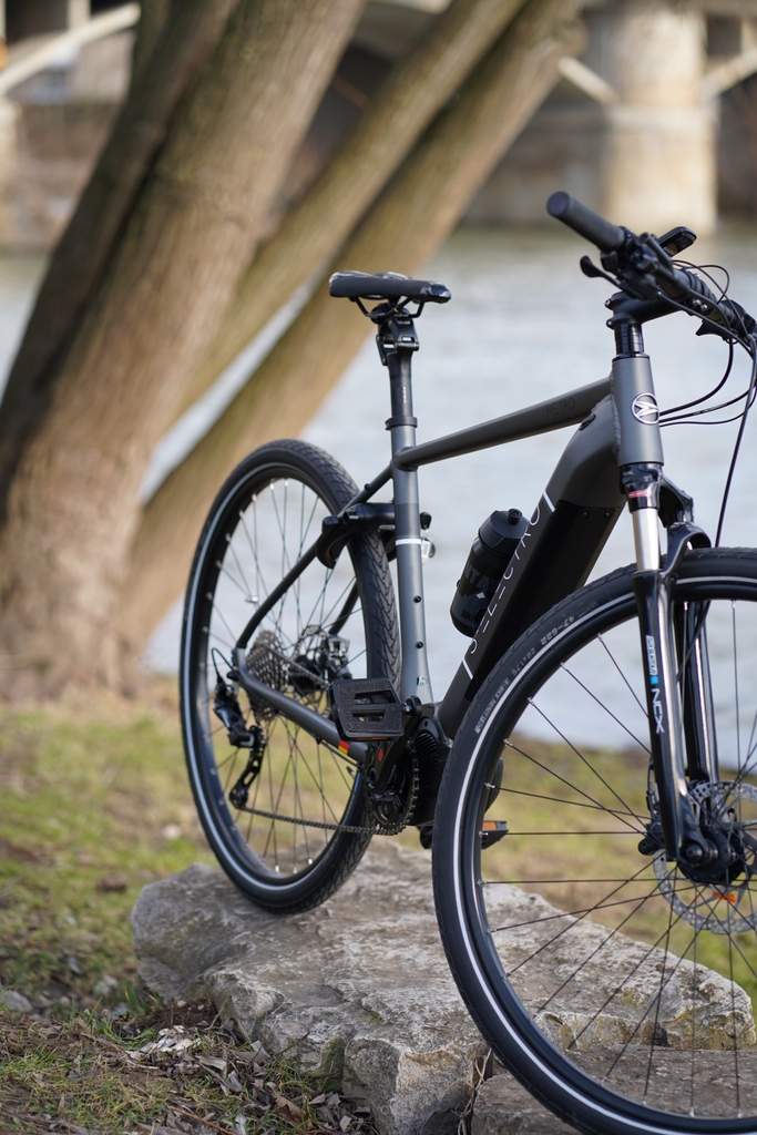 SilverbackBikes's tweet photo. The S-Electro METRO is fitted with the Shimano E7000 motor & has plenty of torque to tackle the hills, meaning more time for the good stuff.
Learn More: https://t.co/WlcOT0EKyo
#SilverbackBikes #SElectro #eBikes #BornToBeFast #BestInClass #eBikeStyle https://t.co/6lLvpvtyYC