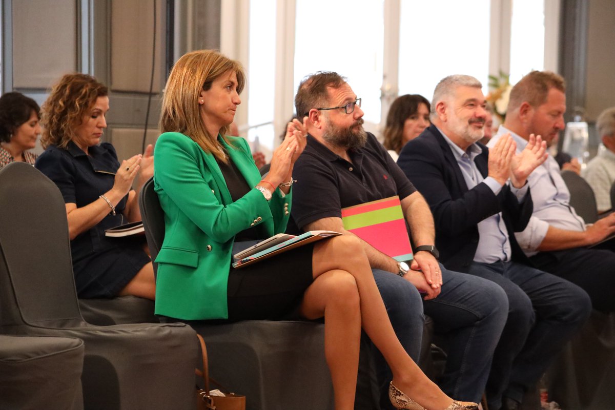 📰 La alcaldesa, <a href="/Patriciaflopez/">Patricia Fernández</a> preside la Asamblea General de <a href="/redespanola/">REDR</a>, celebrada en <a href="/aguadearchena/">Balneario de Archena</a>, destacando el potencial del Grupo Vega del Segura como referente en el mundo rural.

🔗 Nota completa en bit.ly/REDR-Archena