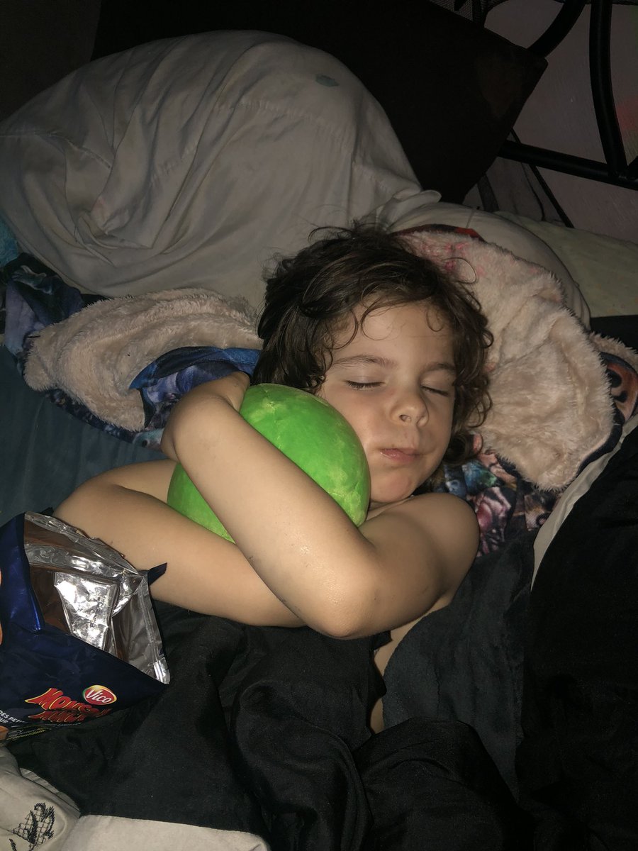 OnlyFallenAlien's tweet photo. He loves his slime 💚 #SLIMECICLE @slime_story #slimestory @Slimecicle https://t.co/l6wb8uSpzo