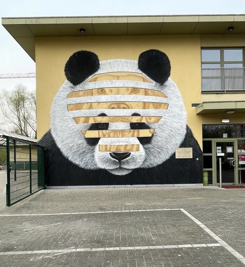 lovestreetart22's tweet photo. “PandaDalmation” by Ceepil in Gent, Belgium (Photo by Artist)
#StreetArt #Ceepil #Panda #Belgium https://t.co/PTSPrJgO1J