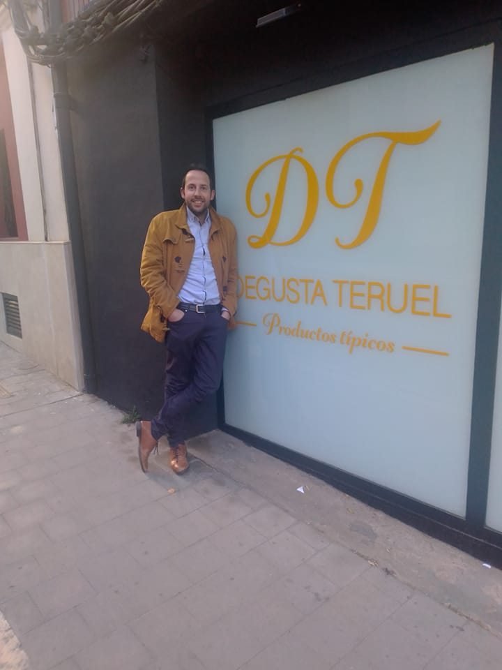 ✋✋✋ Manita arriba, cumplimos 5 años ✋✋✋

Gracias a los que seguís apoyando este proyecto que cada vez más trae a todos hogares de Europa, el sabor de #Teruel