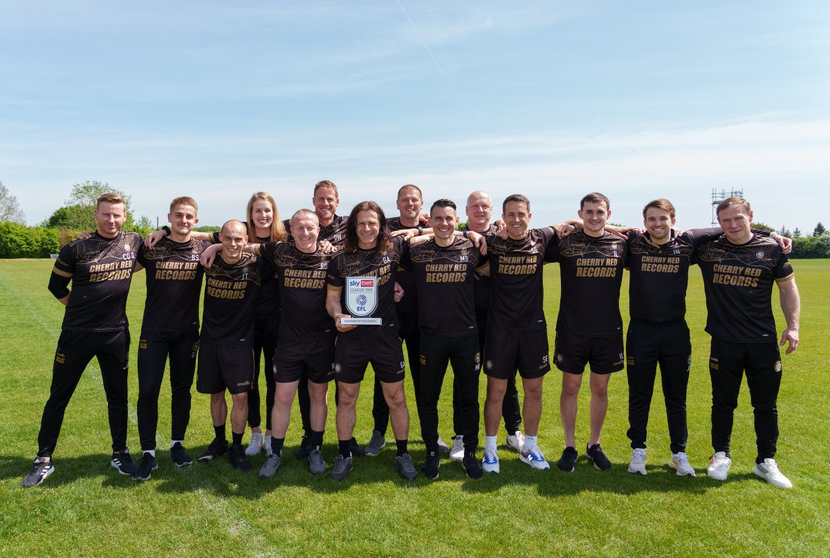 wwfcofficial's tweet photo. What a group!

Gareth Ainsworth has won the @SkyBetLeagueOne Manager of the Month award for April, and collected the prize with his staff alongside him.

Congratulations, gaffer!

#Chairboys https://t.co/ZWFNdMpztG