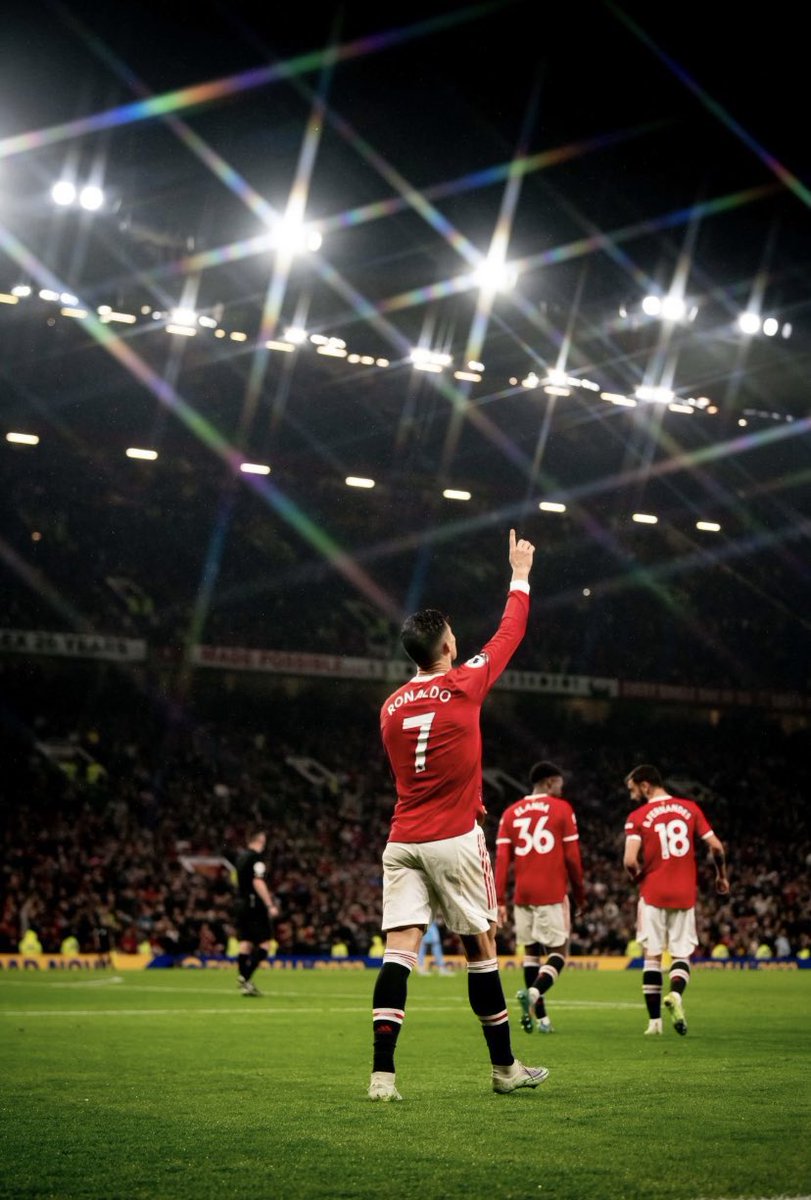 رسمياً : 
الأسطورة كريستيانو رونالدو يفوز بجائزة أفضل لاعب في البريميرليغ خلال شهر أبريل 👏🏆 

ملك كرة القدم ، هذا الموسم اصبح : 
اكثر من حقق جائزة لاعب الشهر في البريمرليغ 
اكثر من حقق جائزة لاعب الشهر في اليونايتد 

رغم كل هذه الظروف الا انه ثابت شامخ لا يتزحزح عن القمة 🐐