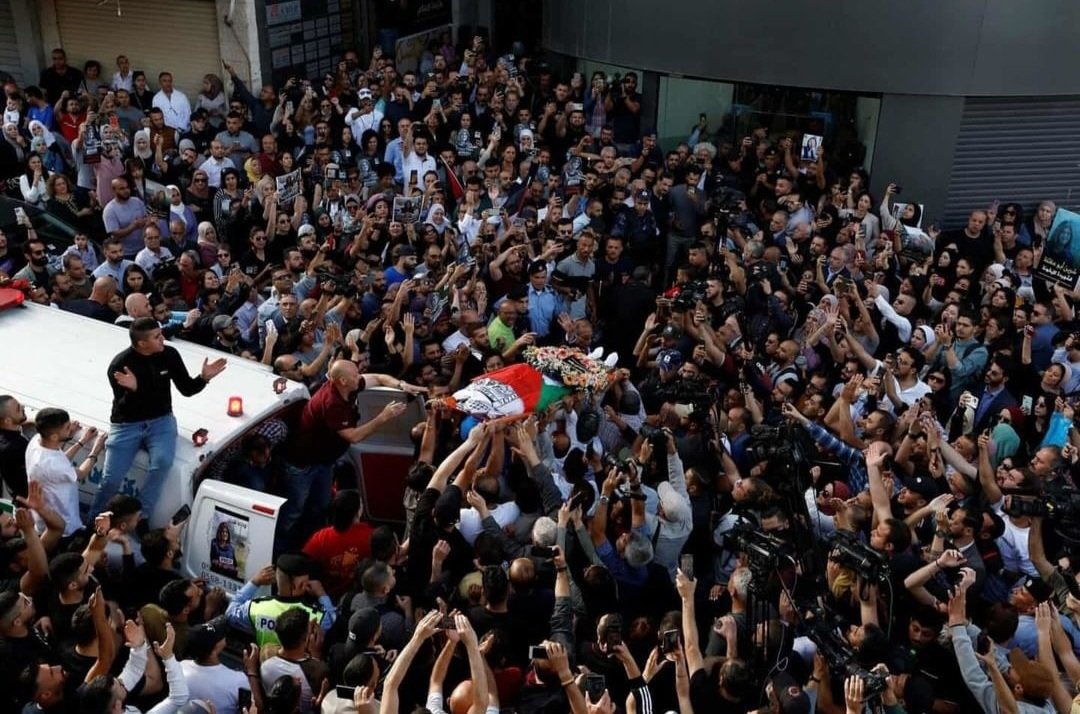 inesmorsantos's tweet photo. Shireen Abu Akleh, jornalista, foi assassinada pelas tropas israelitas.

Já nem há palavras para isto, só dor.

Rest in power and peace, Shireen.

💔 https://t.co/CfGn2fq8om