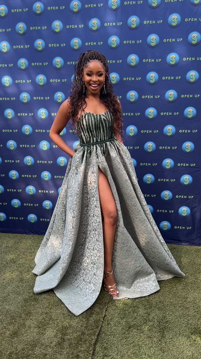 TomiRikhotso's tweet photo. Palesa Tembe rocking Tomi R 💚😍 https://t.co/P25Nu0LPOV