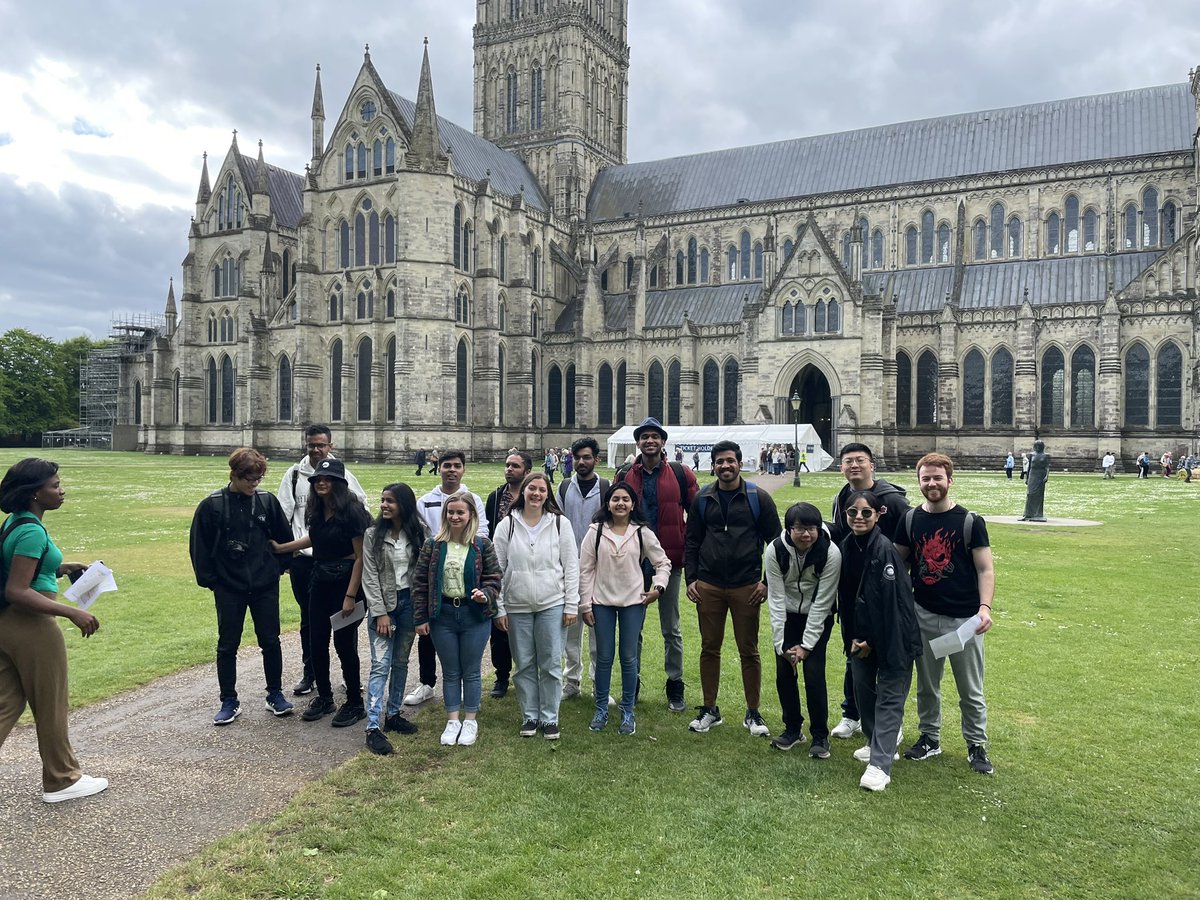 BuTourismEd's tweet photo. Fieldwork with our Masters Tourism and Hospitality students in Salisbury #Salisbury https://t.co/begvW33Ayb