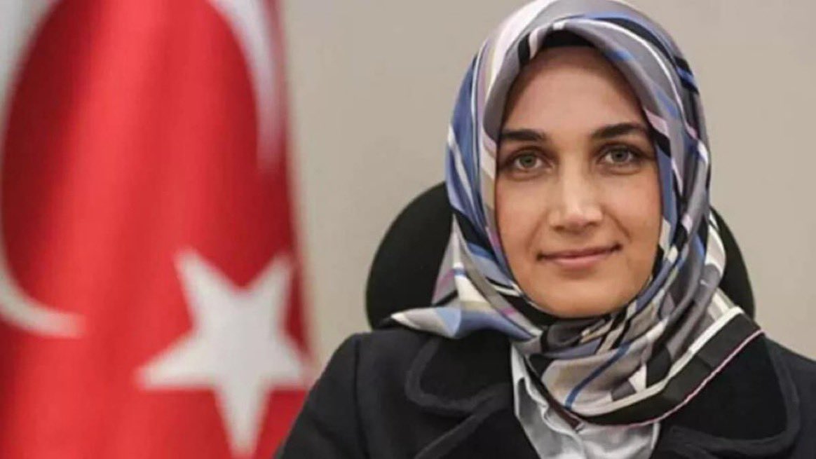 tselmanoglu's tweet photo. O sizin okumasın dediğiniz kızları okuttuk Vali oldular... https://t.co/mSp9gX7nU7