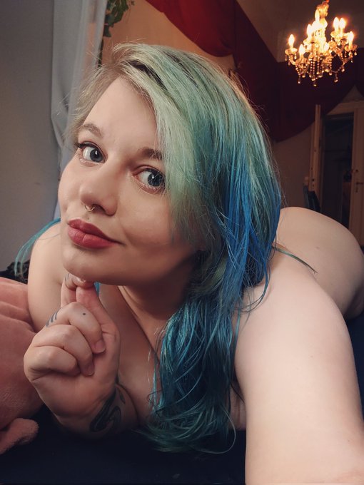 Make up - done ✅  Anything else - very much not done ❌  At least I'm cute, right? 😇 https://t.co/GO9<a href="/tag/mvsales"class="tags"><span>#mvsales</span></a>