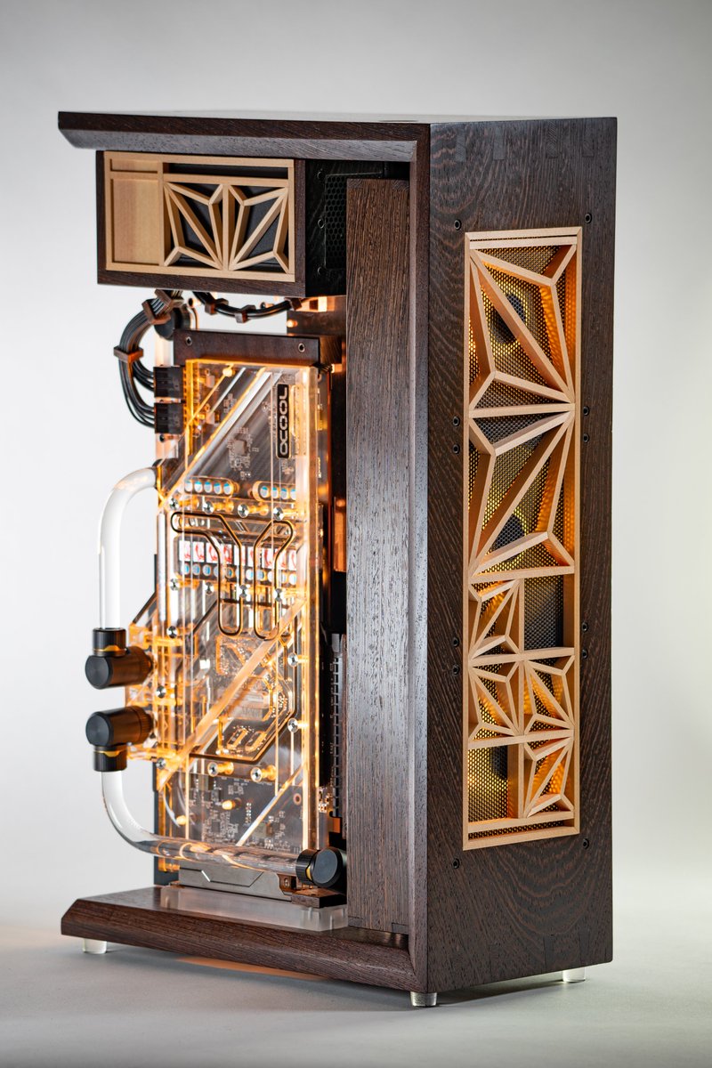 Raspberry_Pi's tweet photo. In honour of Custom PC being kicked off Twitter for being underage, we’re shining a light on one of our favourite regular features from the magazine. Each issue, a reader shares the story behind their custom-built PC. And this one is a beauty:

https://t.co/NS8FbrEHgK https://t.co/GvwrerS2r6