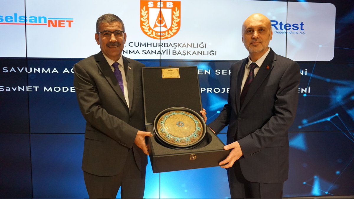 AselsanNET_TR's tweet photo. 1️⃣ Savunma Sanayii Başkan Yardımcısı Sayın Mustafa Murat ŞEKER ve TRTest Genel Müdürü Sayın Bilal AKTAŞ'ın katılımları ile   Savunma Ağı (SavNET) Siber Hijyen Sertifikası Türkiye'de ilk ve tek olarak şirketimize tevdi edilmiştir. 👏👏🇹🇷 https://t.co/C0IJXOVVJU