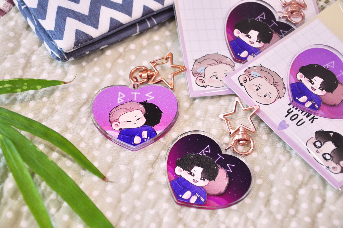 bxstycute_'s tweet photo. ☆ pls rt, ขายหมดแจก 100 บาท 2 คน (คนละ 50) ไม่ต้องฟอล

🍒พกจ.นัมกุก (นัมจุน, จองกุก)
Namkook Keychain (RM, JK) 

price: 150 baht only

✨free shipping

❗️สีม่วงเข้มเหลือ 3 
สีม่วงอ่อนเหลือ 4
#ตลาดนัดบังทัน #ตลาดนัดรถไฟบังทัน #BTS #RM #Jungkook #แจกเงิน https://t.co/VnsteNSzkK