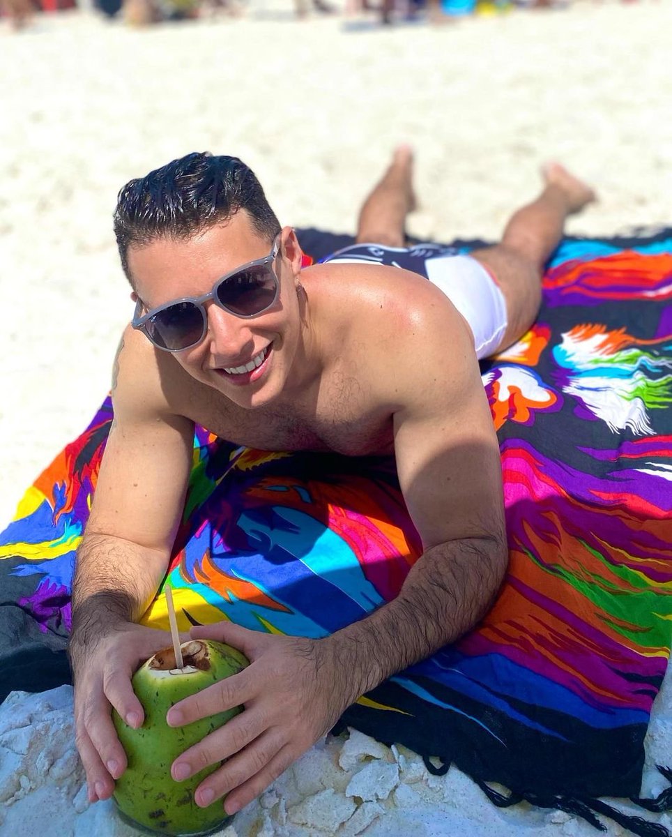alphus_'s tweet photo. @gladelvalle #alphus #gaypride #loveislove🌈 #fashiongay #fashion #hotboy #lovegay https://t.co/mXb7756h2q