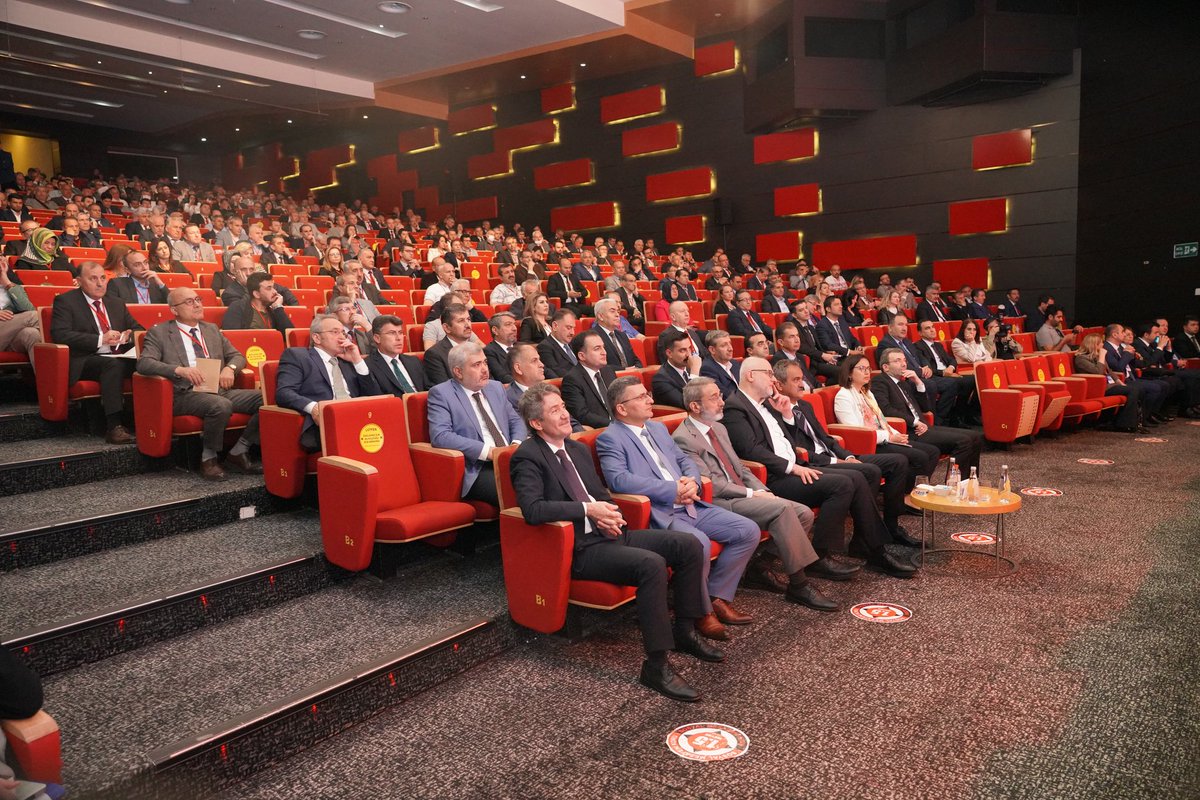 Millî Eğitim Bakanlığımız öncülüğünde 12-14 Mayıs tarihlerinde ülkemiz fen lisesi yöneticilerinin katılımı ile düzenlenen "Tarih, Kültür ve Medeniyet Bilinci Okul Yöneticileri Semineri" The Green Park Pendik Hotel'de gerçekleşiyor.

<a href="/tcmeb/">Millî Eğitim Bakanlığı</a> <a href="/memleventyazici/">Levent Yazıcı</a>