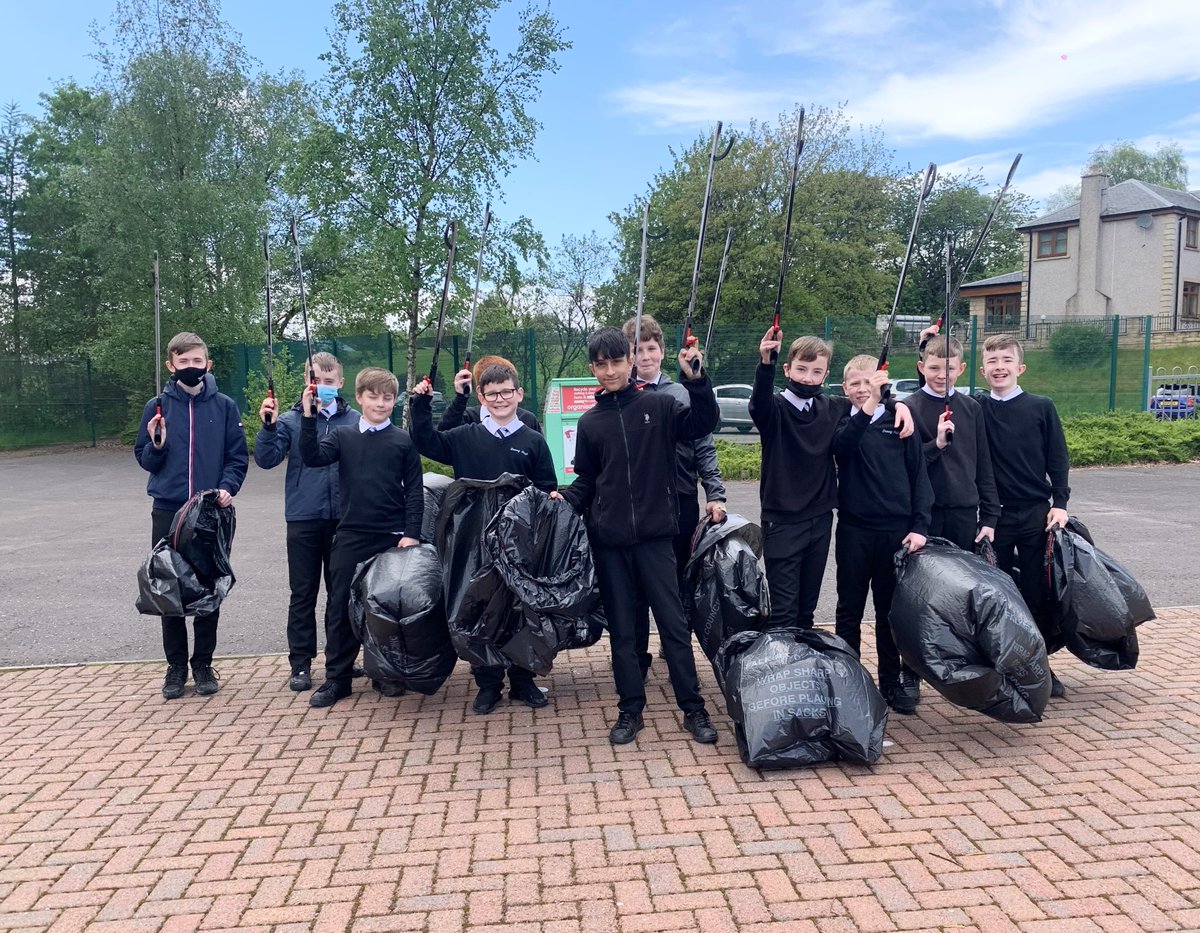 DennyHighSchool's tweet photo. Fantastic effort from our S1 Boys community litter picking group yesterday afternoon.  

A few cheers from passing motorists as we returned to school.

Well done to Logan, Taylor, Tristan, Samuel, Christian, Jack, Kyan, Bailey, Daniel, Humza, Lewis and Lucas.

@Inspire_DD https://t.co/EX4TY5yiix