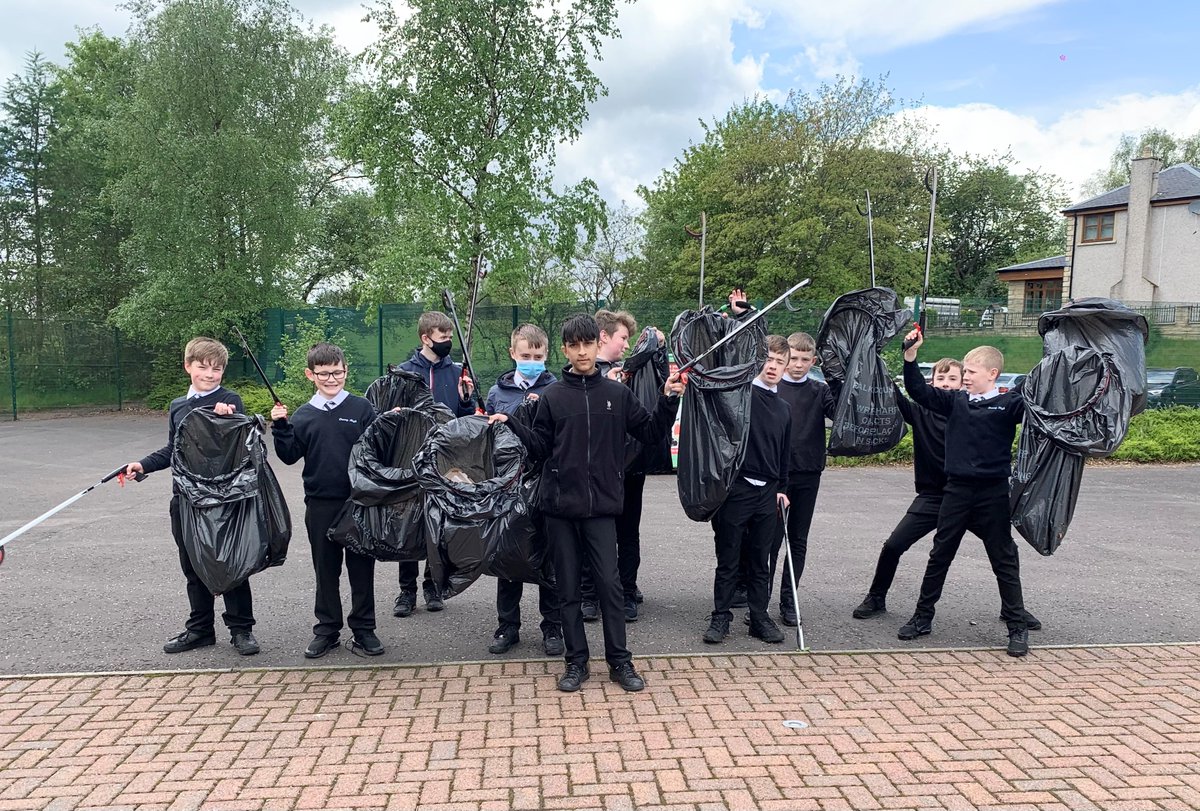 DennyHighSchool's tweet photo. Fantastic effort from our S1 Boys community litter picking group yesterday afternoon.  

A few cheers from passing motorists as we returned to school.

Well done to Logan, Taylor, Tristan, Samuel, Christian, Jack, Kyan, Bailey, Daniel, Humza, Lewis and Lucas.

@Inspire_DD https://t.co/EX4TY5yiix