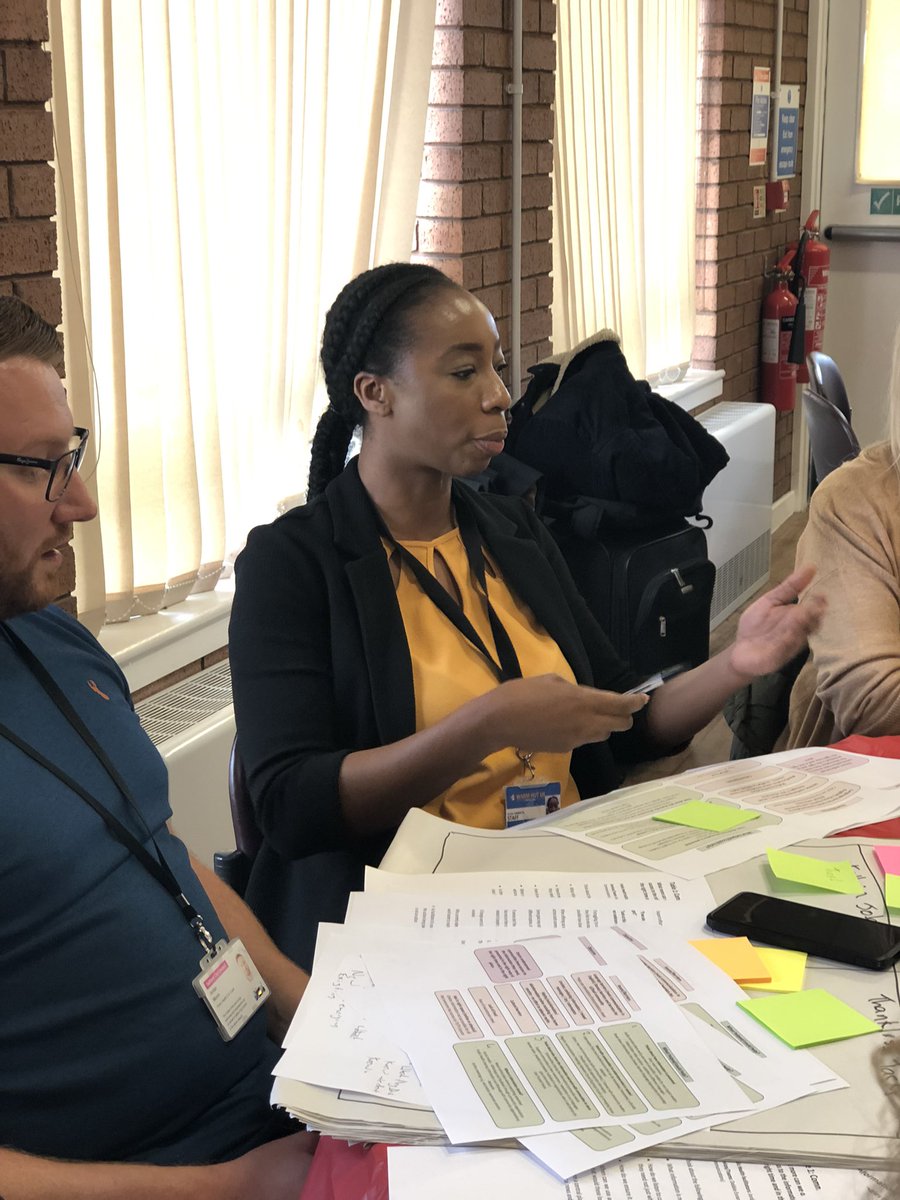 jessica_pathak's tweet photo. @WarmHutUK @SalfordCouncil @SalfordCVS @SalfordCCG @PHealthSalford @SalfordWomens womens sharing knowledge on barriers refugees are facing - poverty, isolation, little trust in services โฆ. The list goes on #letsmakechanges https://t.co/P8FoAjAhet