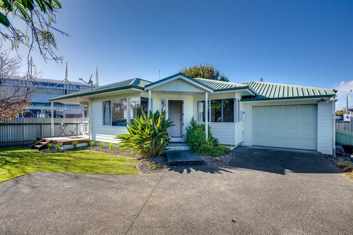 HarcourtsHouses's tweet photo. 121a Vigor Brown Street, Napier South | This rare find is certainly a home to be proud of, a space to feel ... https://t.co/JFWZ4KwXgP https://t.co/LWdz4bkiYJ
