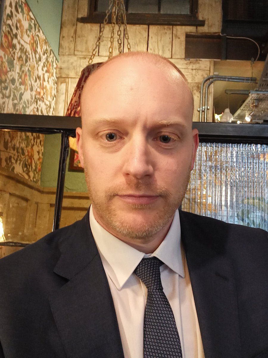 MattPBroughton's tweet photo. Suit and tie! Something serious happening today? #uniofnottingham #phdgraduation https://t.co/9AMofDUfAS
