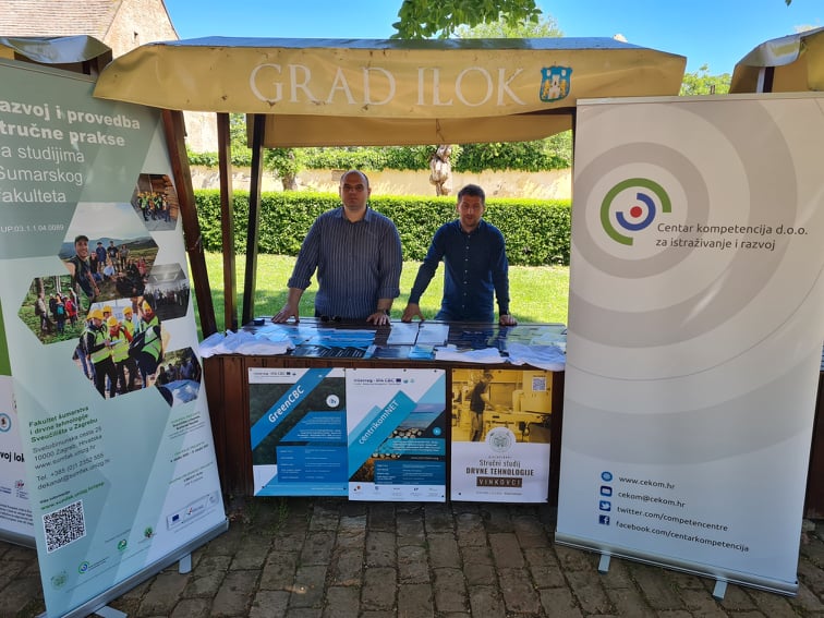 competencentre's tweet photo. 💪@competencentre na sajmu EU🇪🇺 projekata u Iloku!

Predstavili smo 4 #projekta u provedbi:

➡️@NetworkRosewood 
➡️ #centrikomNET
➡️ #GreenCBC
➡️ Provedba stručne prakse

#cekom #SajamEUprojekata #rosewood #centrikomnet #greencbc #stručnapraksa https://t.co/zuasHMD0YN