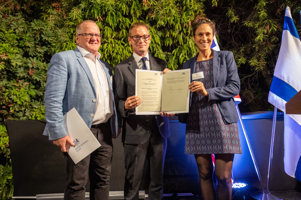 The_NHSA's tweet photo. We're delighted to have signed a memorandum of understanding (MoU) with the innovation arm of the Israeli Government, during our delegation.
The MoU recognises our joint commitment to accelerate global innovation in life sciences.
Read more 👇
https://t.co/Jev4HBjLOW https://t.co/xniv5nShn5