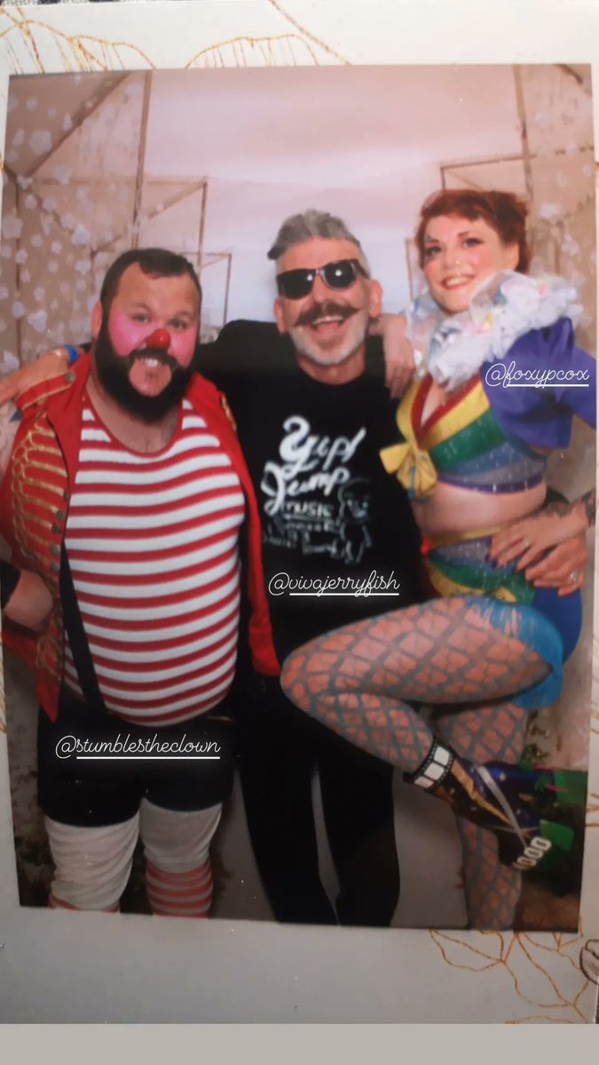 FoxyPcox's tweet photo. Just a bit of clowning around with these 2 jokers π€‘
#clown #cork #festival #ireland #characterwalkabout #jerryfish #foxypcox #stumblestheclown #electricsideshow #spectacleartist #lgbt #LGBTQIA #rainbow #queer #pride https://t.co/WJR0BMAR1u