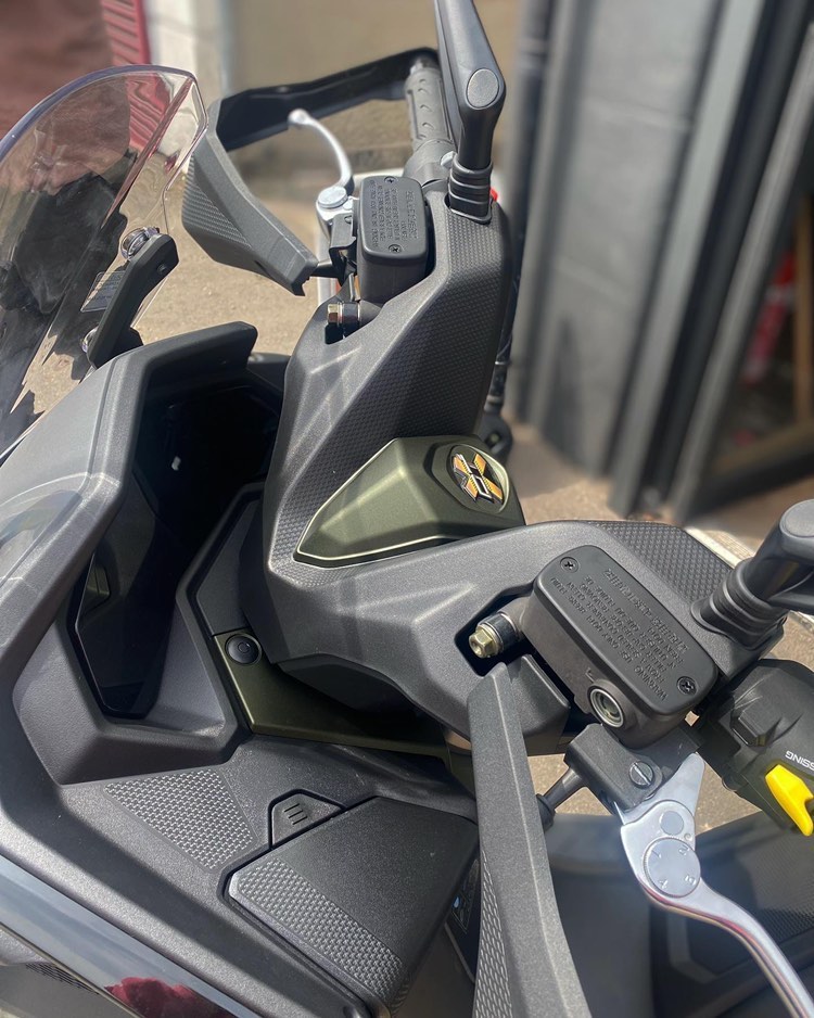 KymcoUK's tweet photo. Our fantastic dealer @bhlondon is stocked up with the brand new DTX 360 125cc scooter!
We're excited to see many of these scooters around the London area, so make sure you are one of the first by visiting their dealership today!
#Adventure #Efficient #Scooter #LearnerFriendly https://t.co/zEBVZHtTJc