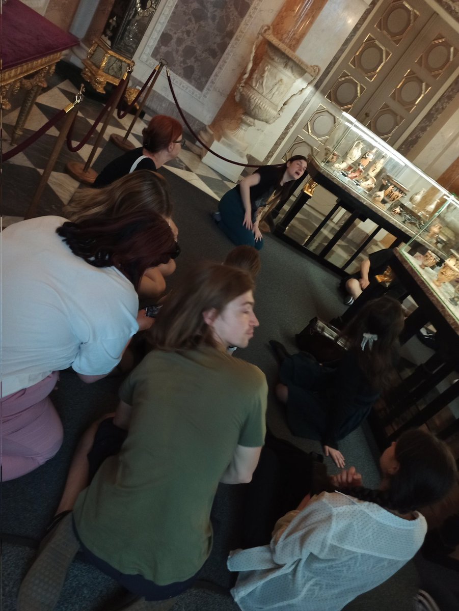 BWPMpolish's tweet photo. Today the project participants visited @wilanowpalac. They learned about its history and had a rest after a tiring week 😎📸☀
#wilanow #NAWA #SPINAKER #Poland #internationalstudents #Warsaw https://t.co/7xk7u99UbS