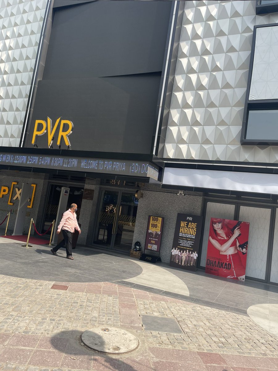 aarnavg17's tweet photo. Look where I am! Can’t wait to stand a chance to meet Kangana ma’am! @_PVRCinemas #DhaakadMovie #PVRPxlAtPriya #KanganaRanaut #AgentAgni #PVR #BackAtPVR https://t.co/FS5g9LOEII