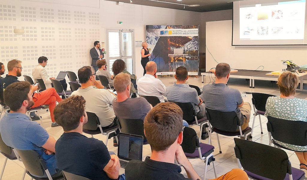 TechnopolArbois's tweet photo. [Les jeudis de la #TECH de l'Arbois]
📣 1ere édition du nouveau rendez-vous du Centre de Prototypage  🦾 Magali Payen de l'agence #Magdesign nous parle des bases du prototypage pour que clients et fournisseurs puissent bien se comprendre et s'entendre 
👉 https://t.co/L4lhU69yGG https://t.co/j0s2aiQoVF
