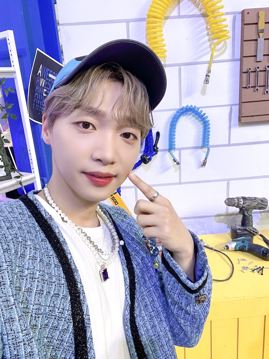 jeongsewoon_twt's tweet photo. [#정세운]
2022.05.12 Mnet #엠카운트다운 
Roller Coaster 운행 완료🎢

첫 음악방송 무대 잘 보셨나요? 🚲💙
세운이의 정원 활짝 오픈 했으니 
필요 없어 Knock Knock ✊❌

#JEONGSEWOON
#Where_is_my_Garden
#RollerCoaster #롤러코스터 https://t.co/vq4QCtHSfx