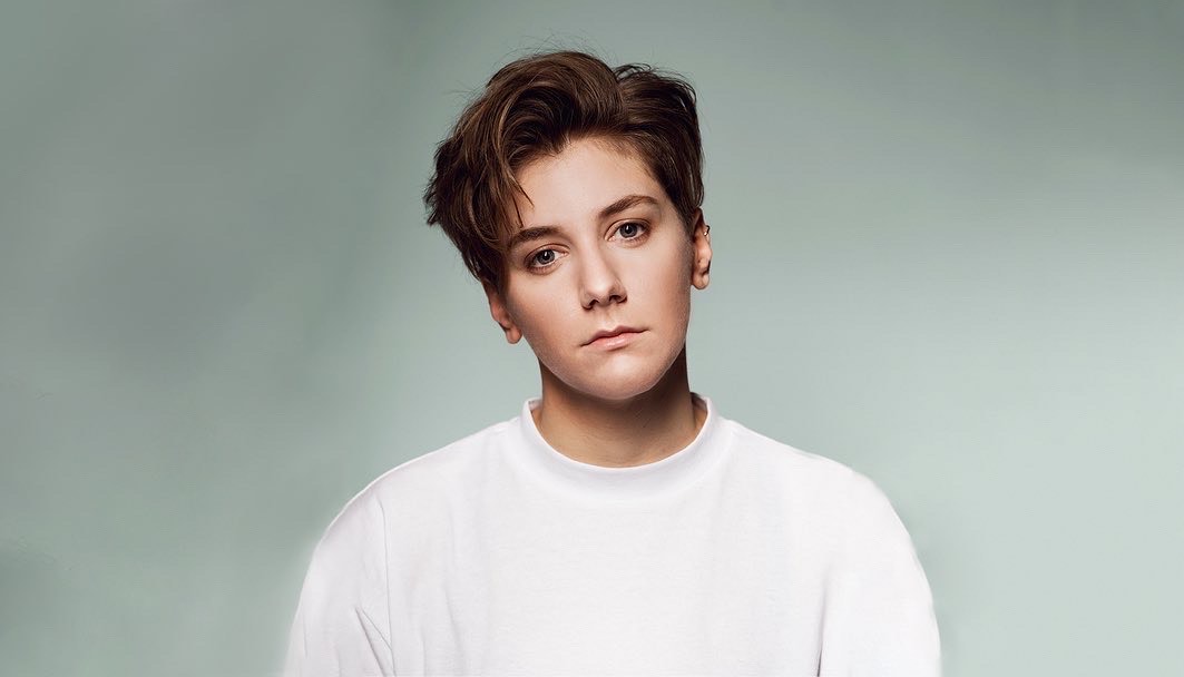 ComedyontheG's tweet photo. TONIGHT AT 8 

Tickets still available so kick off an early weekend in style get yourself down to @balhambowls for a night of great comedy joining us the wonderful @sarahkcomedy @finlaycomedy @esther_manito and @BenWPope 

Tickets in the bio or through the @balhambowls website! https://t.co/3WVyCbaUfs