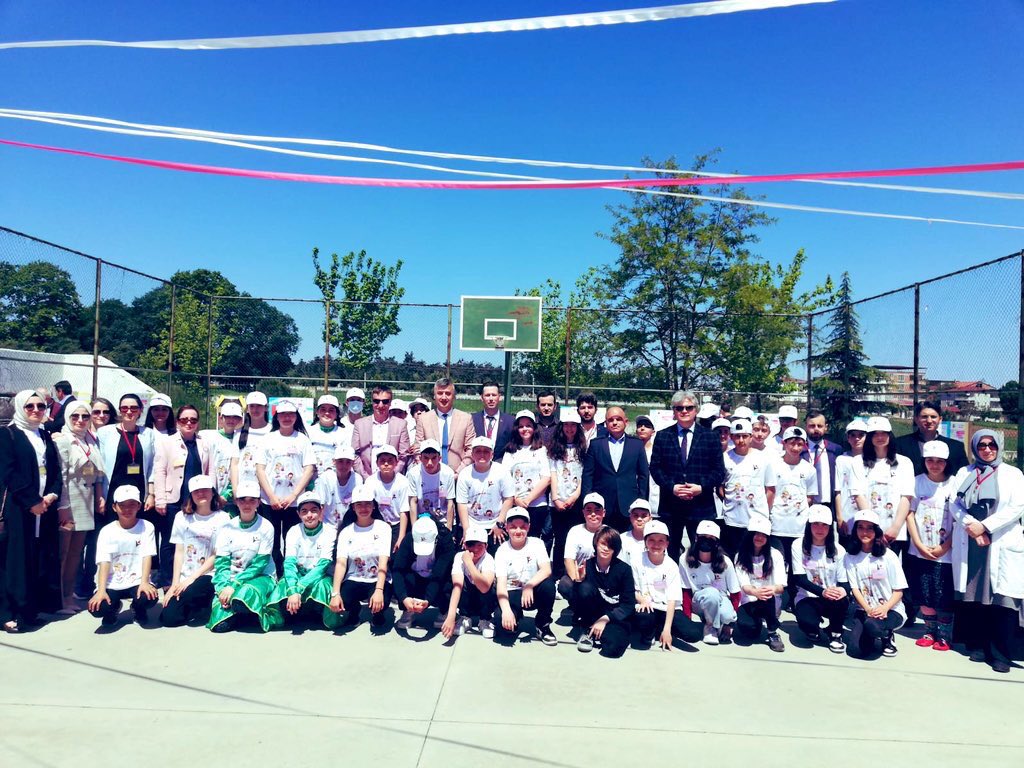 İlçemiz <a href="/BafraSehit/">Bafra Fevzi Çakmak İlkokulu</a> ‘te düzenlenen 4006 #TÜBİTAK Bilim Fuarının açılışını <a href="/osmancakir60/">OsmanÇAKIR</a> ile gerçekleştirdik. Emeği geçen okul yöneticilerimize, öğretmenlerimize ve öğrencilerimize teşekkür ediyoruz.
<a href="/samsunarge/">SAMSUN İL MEM AR-GE</a> <a href="/bafra_mem/">Bafra İlçe Millî Eğitim Müdürlüğü</a> <a href="/samsunmem/">Samsun İl Milli Eğitim Müdürlüğü</a> <a href="/bafrakaymakam/">Bafra Kaymakamlığı</a> <a href="/gokhanmurat1/">Murat YİĞİT</a>