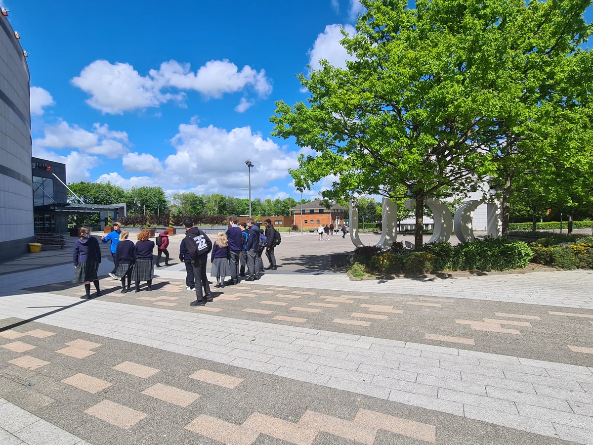 dcucomputing's tweet photo. Our #ComputeTY students had a great time yesterday soaking up the campus atmosphere ๐ถโโ๏ธ๐ถโโ๏ธ Thanks to our fantastic students for organising a campus tour ๐
#CodingCamp #WeAreDCU https://t.co/gSEFZsBzzI