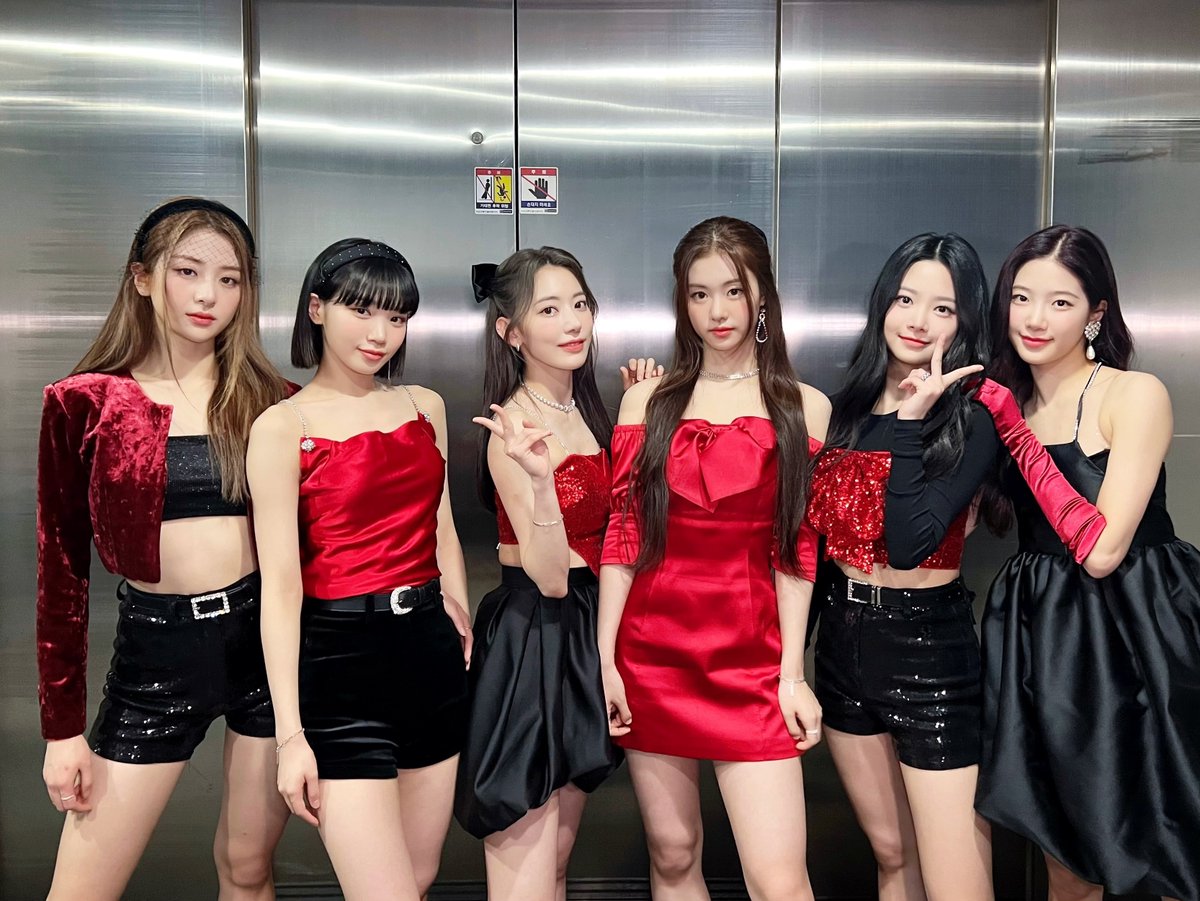 le_sserafim's tweet photo. [#오늘의르세라��]
220512 @ MCOUNTDOWN

#LE_SSERAFIM #르세라핌
#FEARLESS https://t.co/nYfIeNZsY7