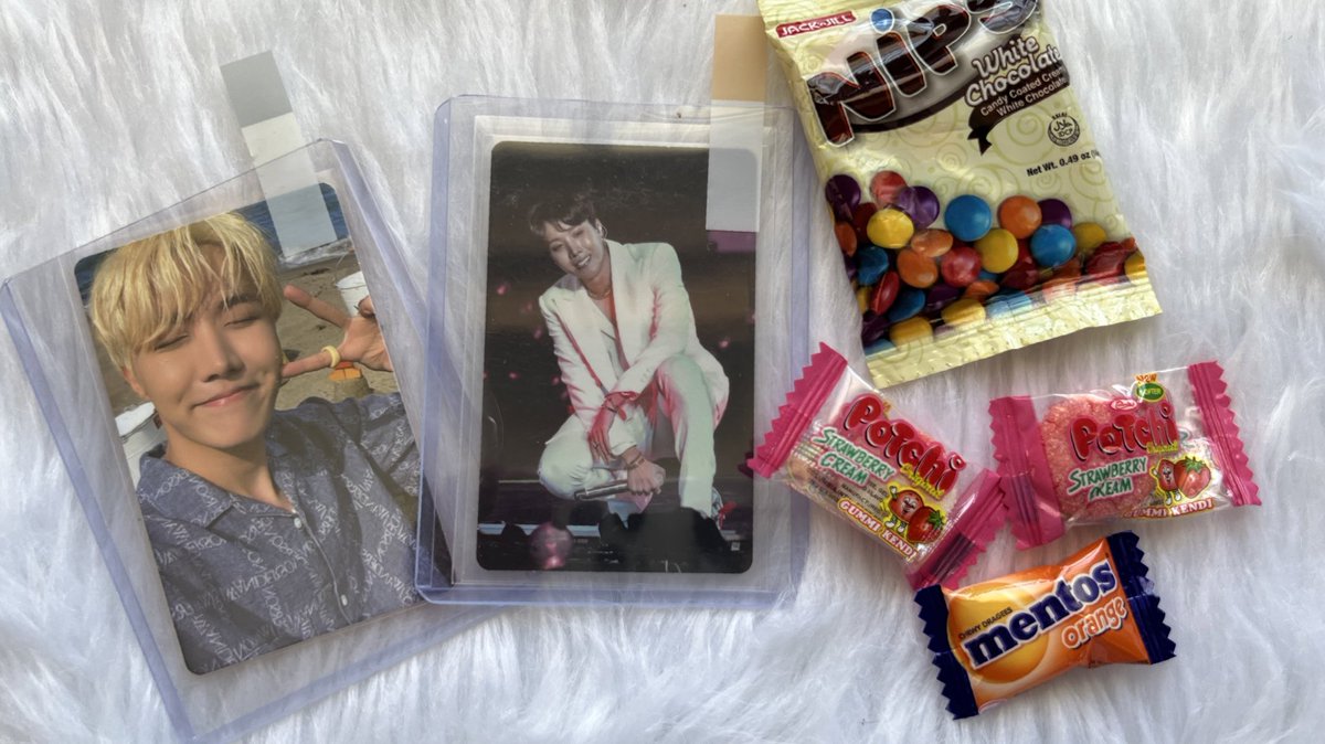 iloveyo__ongi's tweet photo. β #MargaMail from @jamaisvucart β‘
LY NY BR HOBI IS HOME πππ
may kasama pang Hobi peaches βΊοΈ thanks so much!!! https://t.co/GQnbVzFYQA