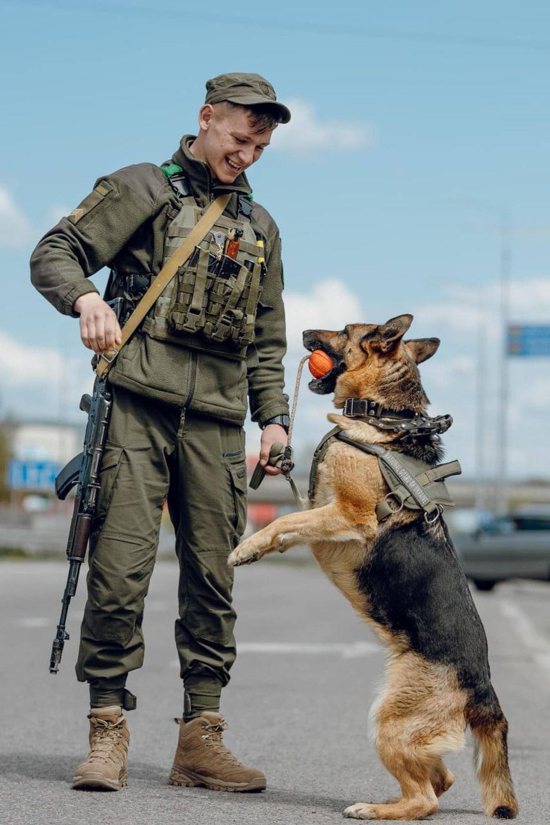 HeinzRudolf155's tweet photo. @UkraineWarRuss1 🎈You have to ❤️ all this #littleTails of #Ukraine 🇺🇦🇺🇦❤️🇺🇦🇺🇦 https://t.co/Q9gEmJwNSc