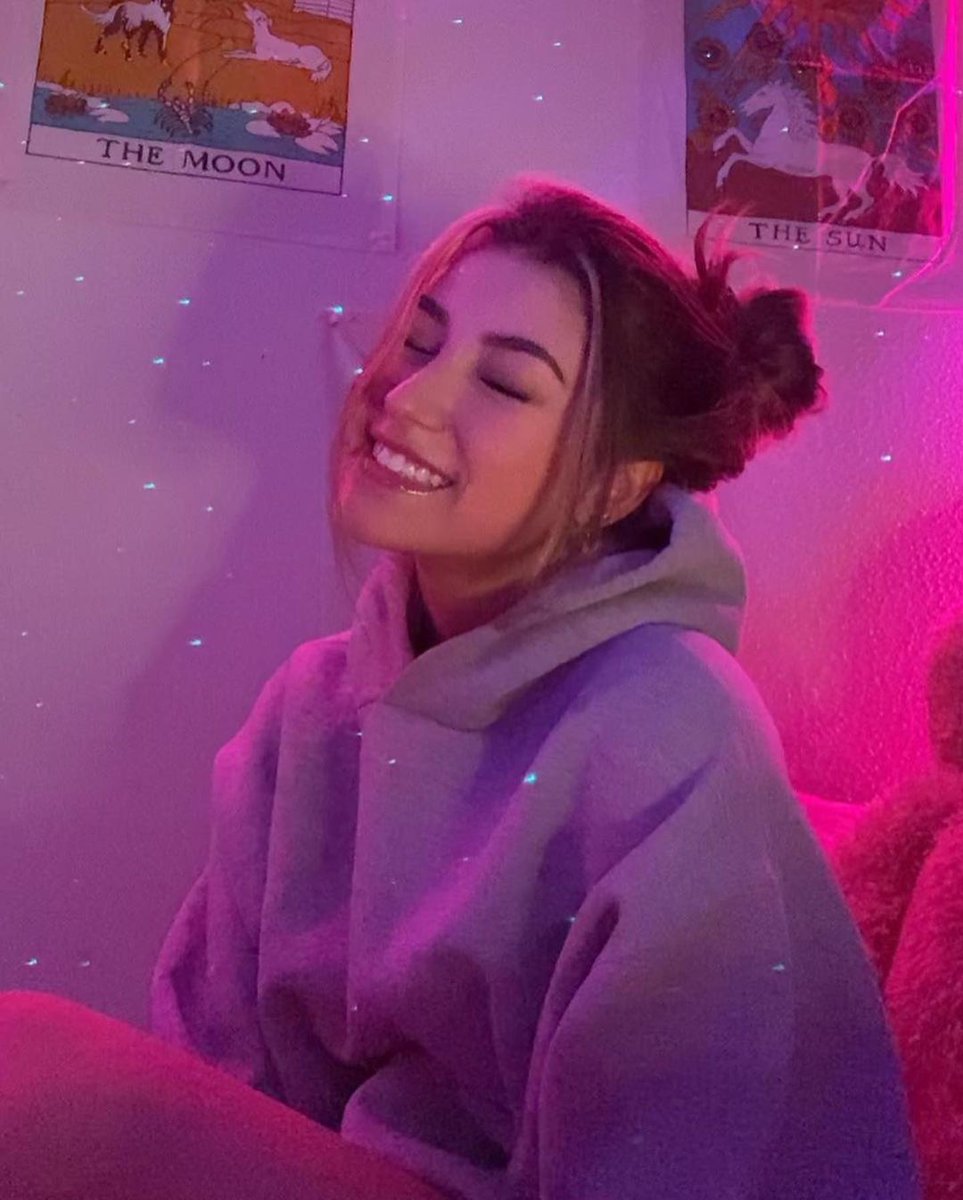 RT if you like ❤️ Model: ( hailey_mariee420 )