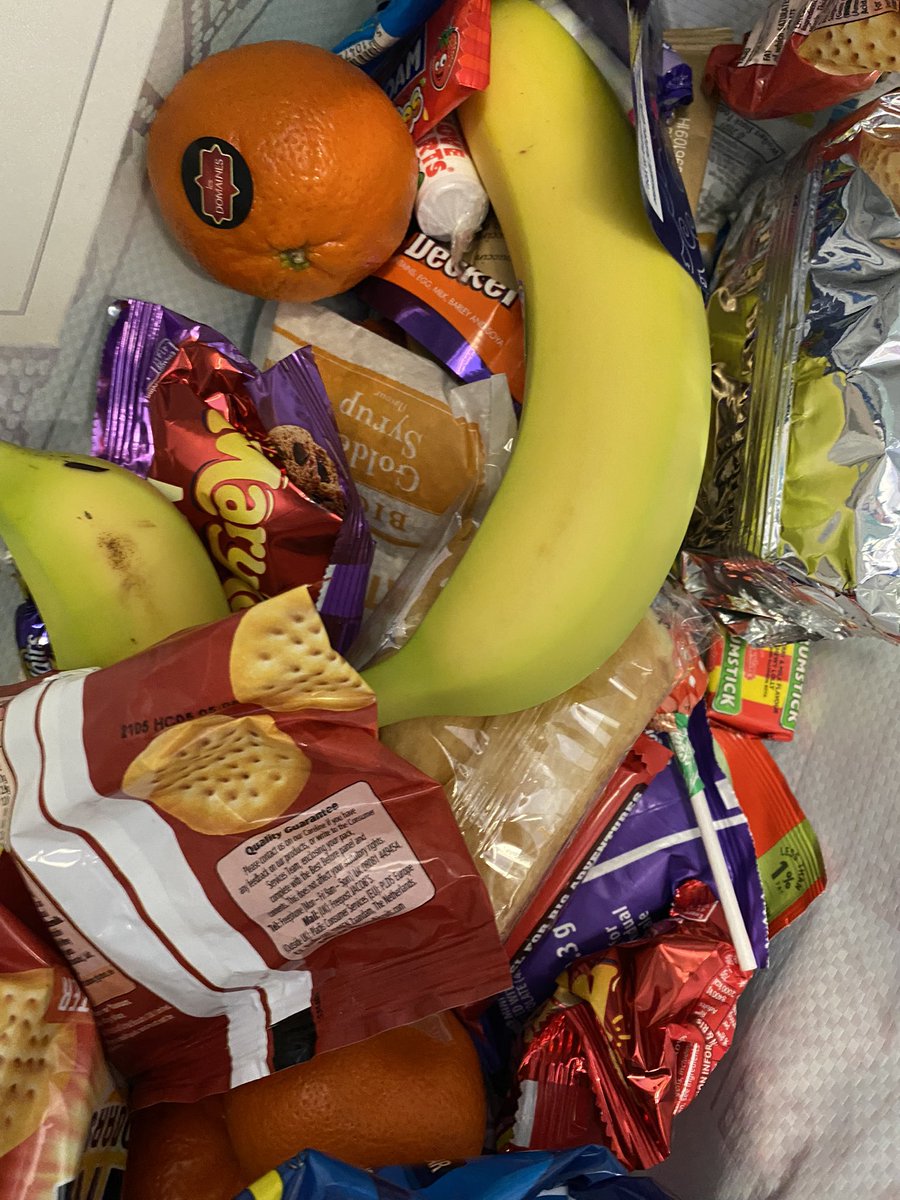 rich1cath's tweet photo. Delivering snack bags to our hard working nursing teams in the Division of Medicine! #NursesDay #IND2022 #HereForLife @DomMyht @MidYorkshireNHS https://t.co/s6gDR9SxFP
